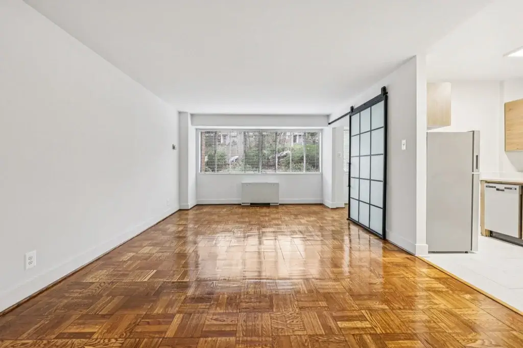 8 web or mls 1700 harvard st nw unit 206 s1112 002